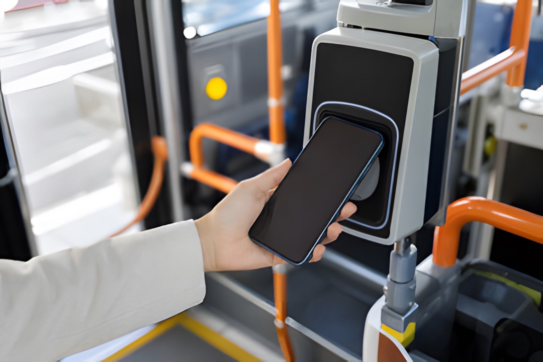 Suicaで家電、地域Payでバス　決済アプリが移動と買い物をつなぐ